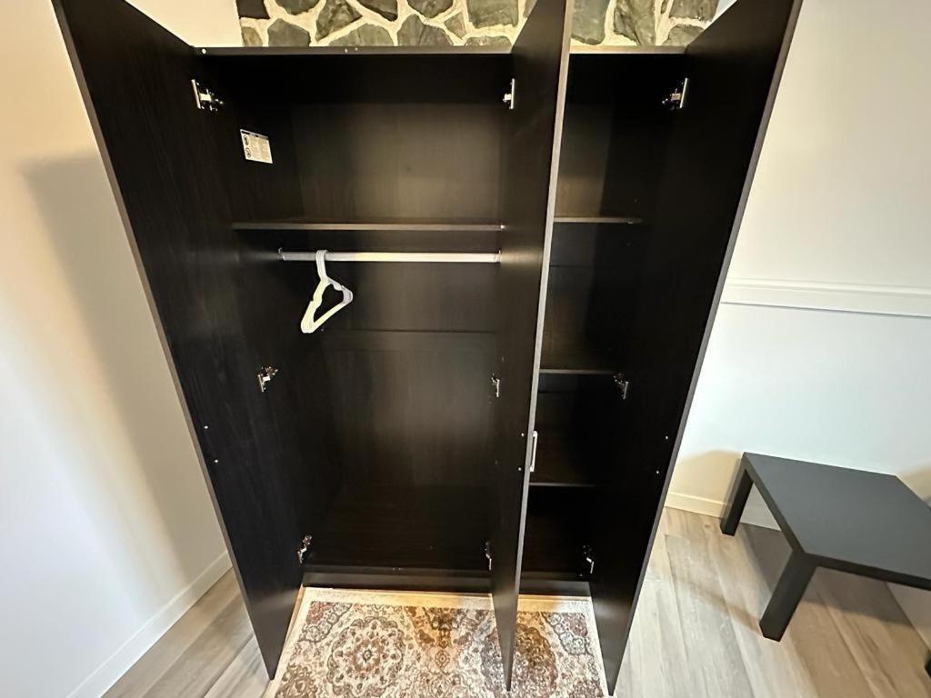 Cozy & Bright Home With Parking فكتوريا المظهر الخارجي الصورة