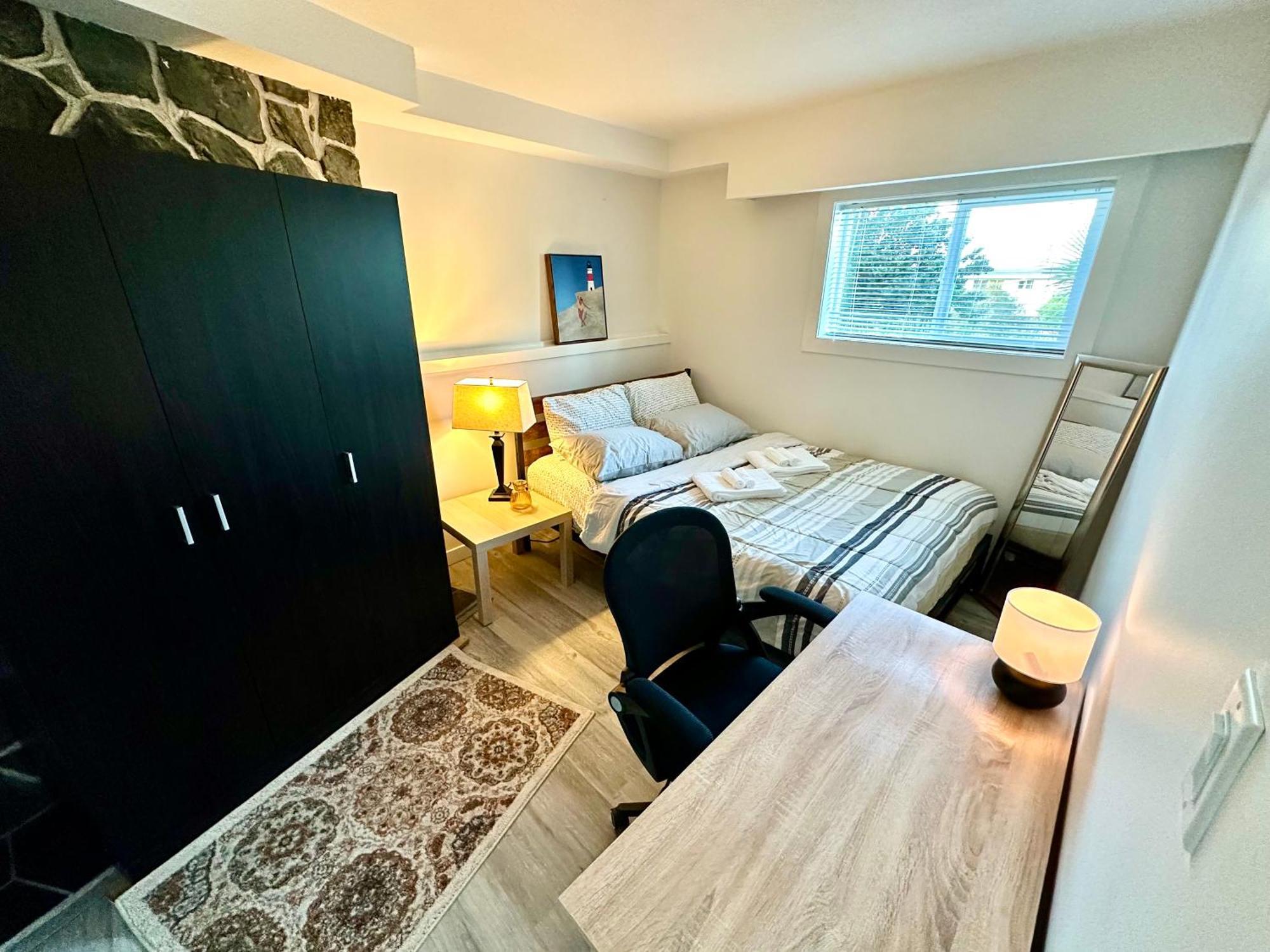 Cozy & Bright Home With Parking فكتوريا المظهر الخارجي الصورة