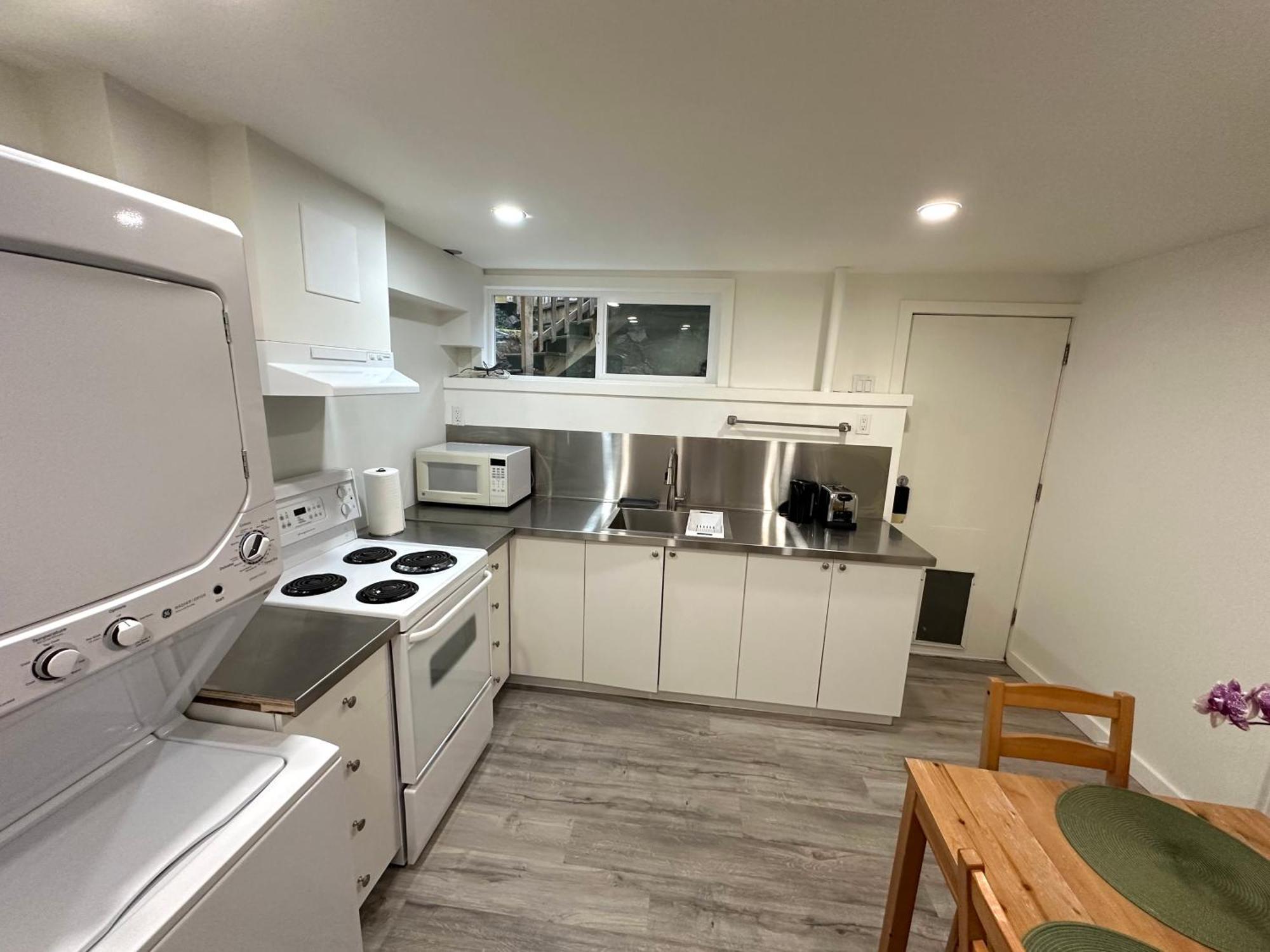 Cozy & Bright Home With Parking فكتوريا المظهر الخارجي الصورة