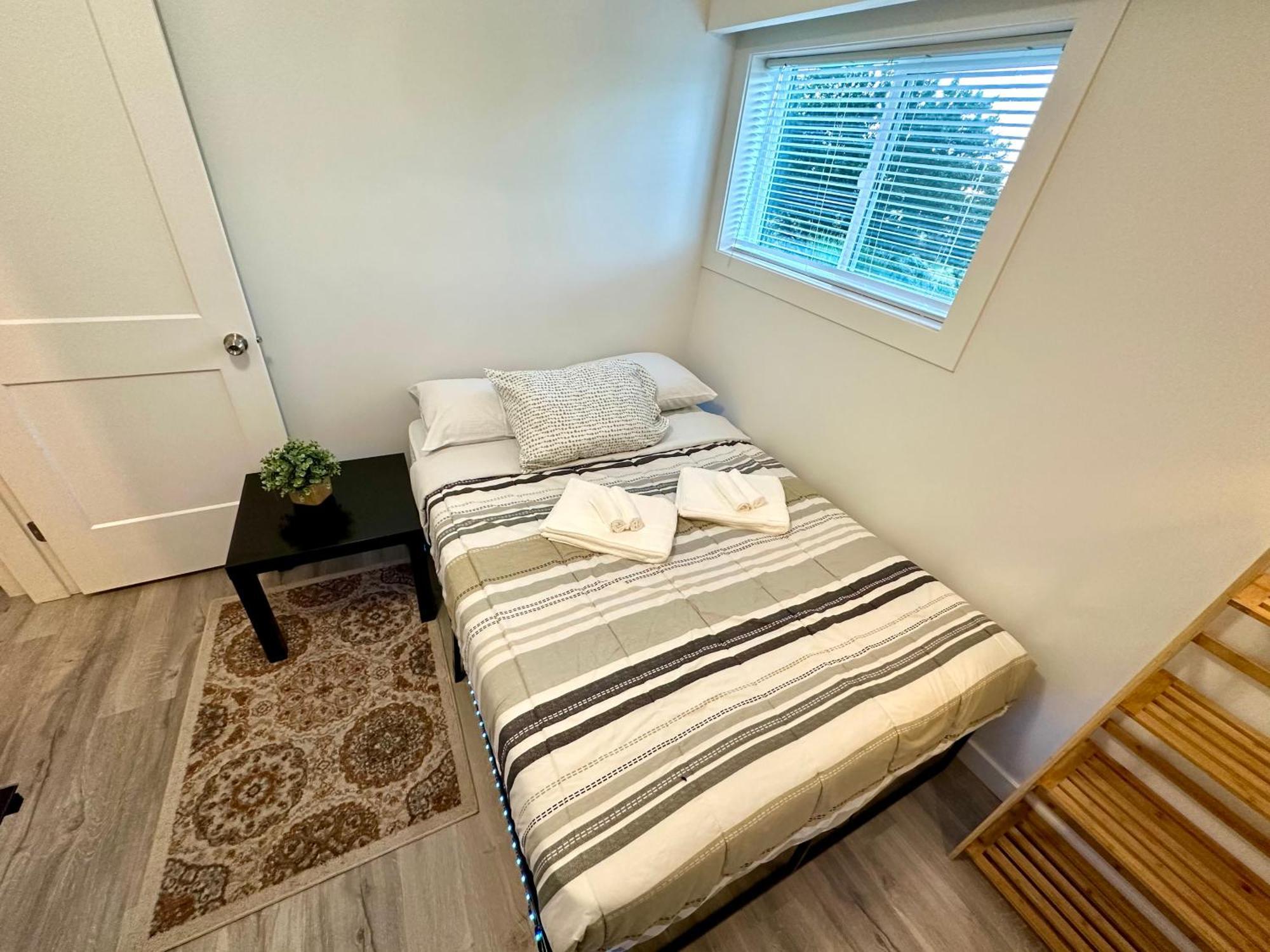 Cozy & Bright Home With Parking فكتوريا المظهر الخارجي الصورة